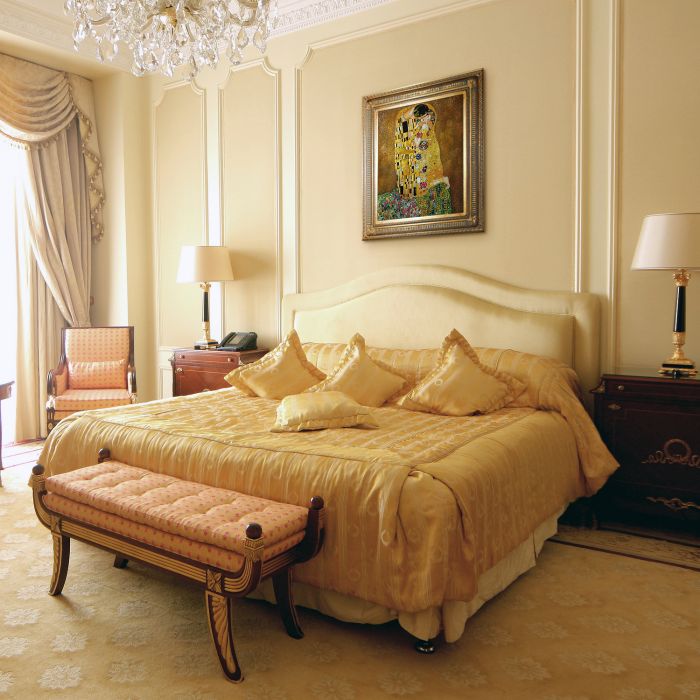 The Kiss (Full View) Pre-Framed - Regal Gold Frame 20"X24"