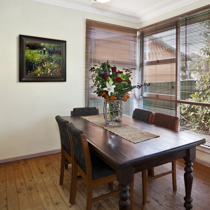 Woman with a parasol in a Garden (Frau mi Sonnenschirm) Pre-Framed - Veine D'Or Bronze Scoop Frame 20"X24"