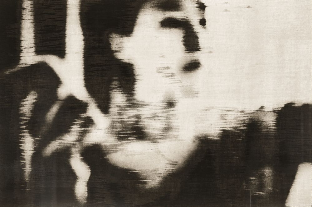 A Girl With A Mobile III